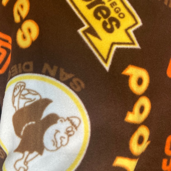 San Diego PADRES 60” Fleece Fabric by the 1/2 yard RARE & Discontinued. New - Picture 3 of 3